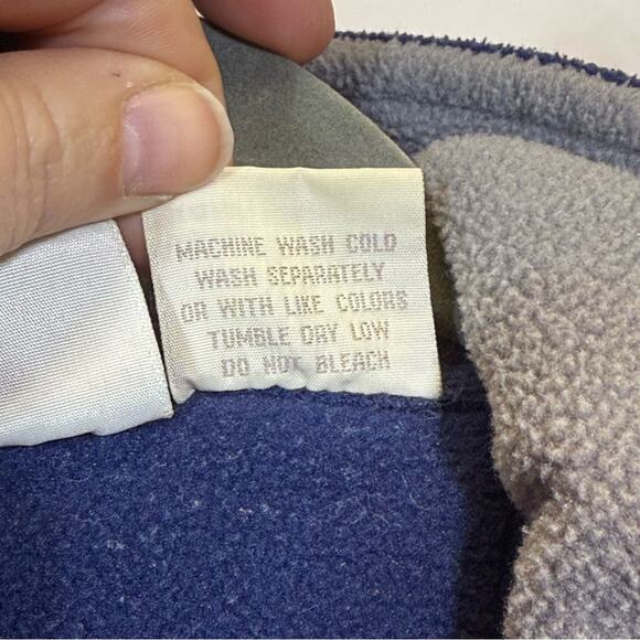 10,000 Feet Above Sea Level, Blue Fleece Vest with Wyoming Tree Design. Size XL - Picture 4 of 6